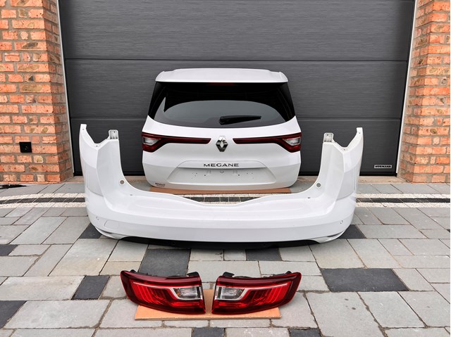 Бампер задній 850225783R RENAULT