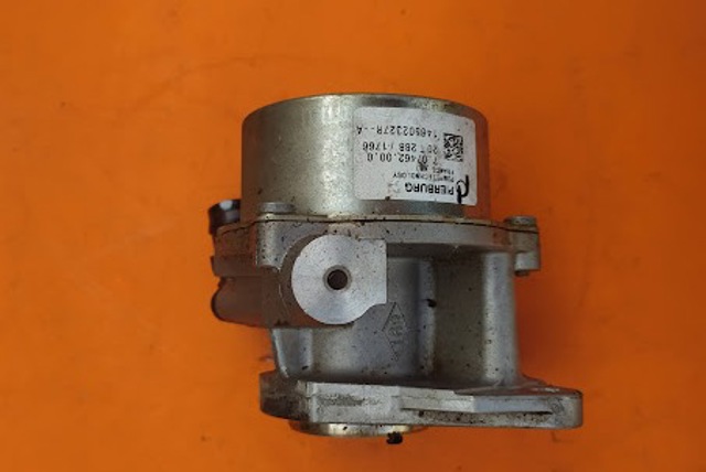 Насос вакуумний 146502327R RENAULT