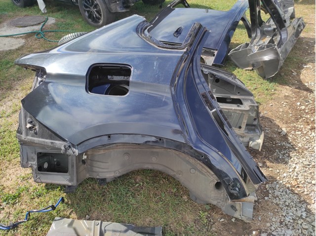 Бічна частина задні праві 41217352060 BMW