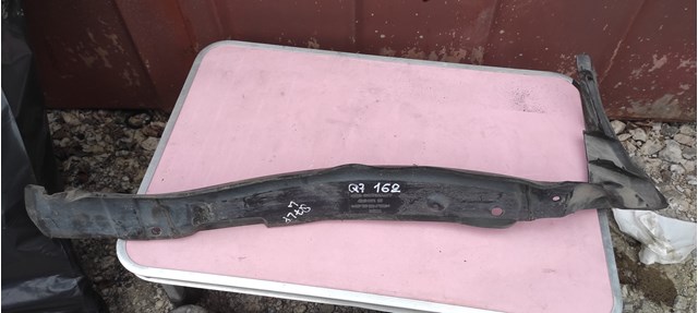 Ущільнювач арки крила 4L0821111 VAG