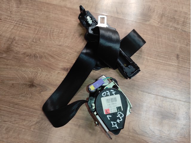 Пасок безпеки задній лівий 4L0857805H VAG
