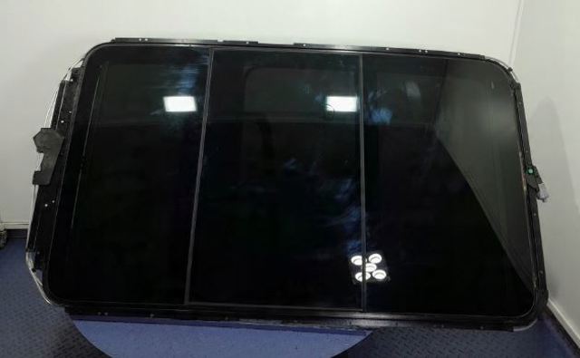 Деталі люків облицювання кузова 4L0877049C VAG