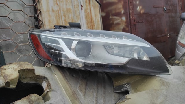 Фара передня права 4L0941004AK VAG