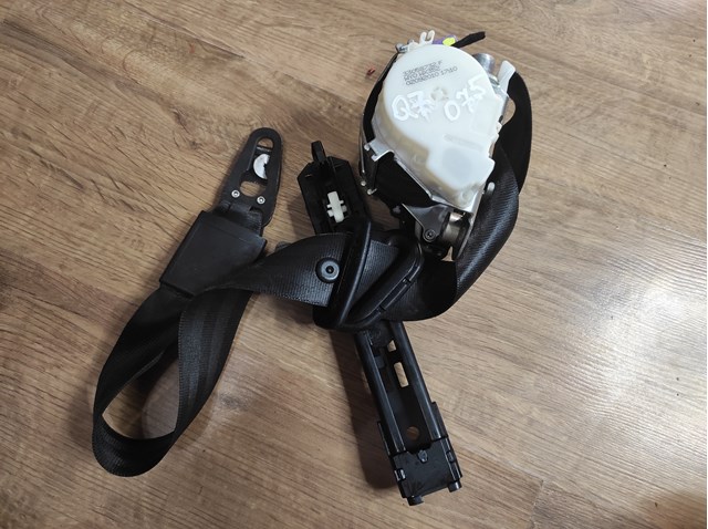 Ремінь безпеки передній правий 4L1857706AV04 VAG