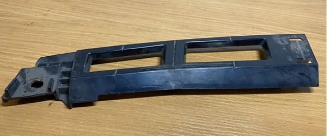 Кронштейн бампера переднього, правий 51127226938 BMW