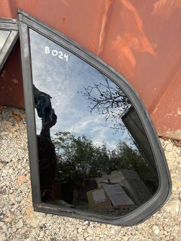 Скло багажника, ліве 51377207885 BMW
