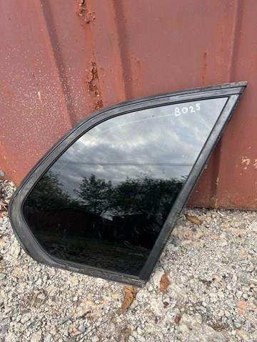Стукло багажника, праве 51377207886 BMW