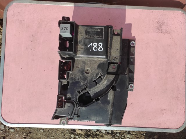 Блок запобіжників задній, салонний 7L0937548C VAG