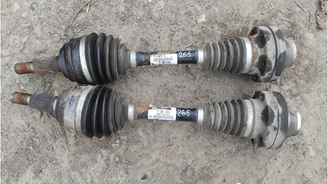 Піввісь (привід) передня 7P0407271B VAG