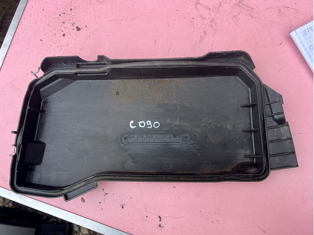 Кришка блоку реле A2045400182 MERCEDES