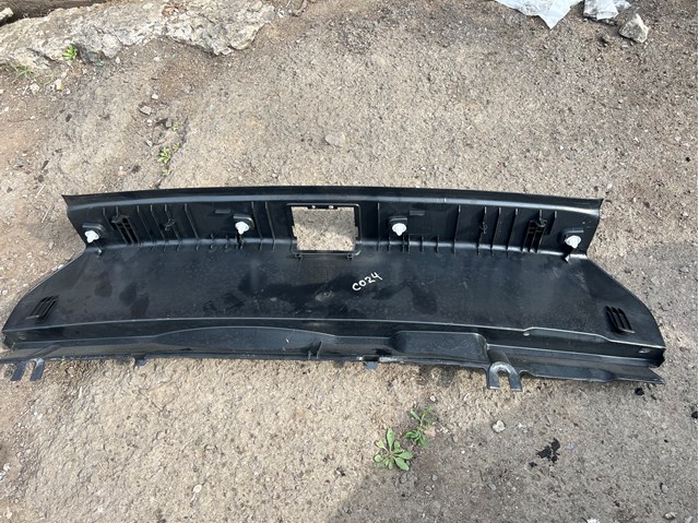 Накладка задньої панелі багажника A2046900825 MERCEDES