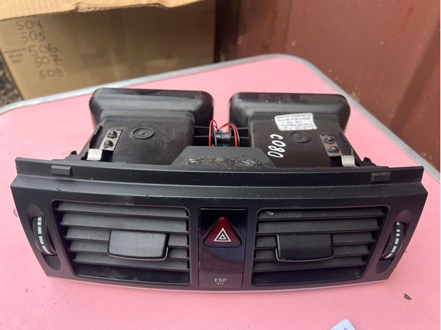 Решітка повітропровода A2048304054 MERCEDES