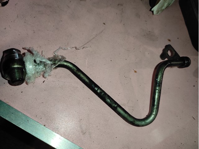 Подача масляна труба A6111800620 MERCEDES