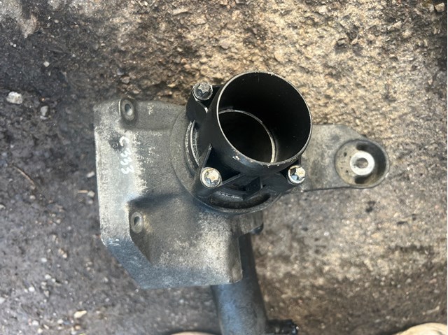 Кронштейн подушки (опори) двигуна, лівої A6462230604 MERCEDES