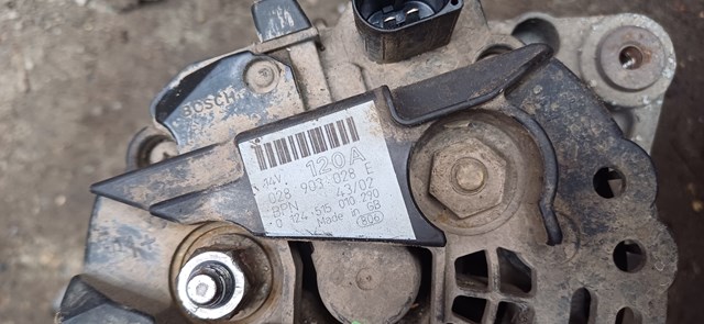 Авто генератор 028903028E VAG