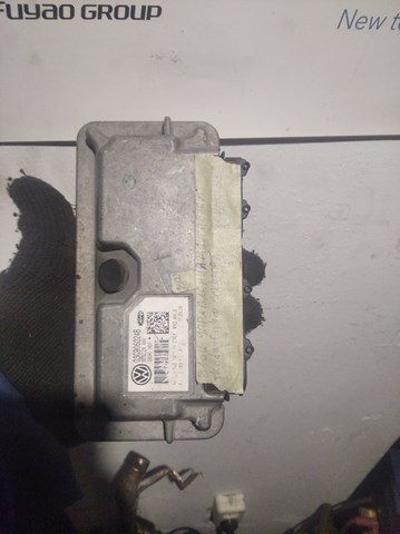 Модуль управління двигуном 03C906024B VAG