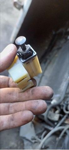 Кнопка стоп-сигналу 04671336 CHRYSLER