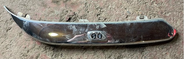 Накладка бампера переднього, права 04805938AA CHRYSLER