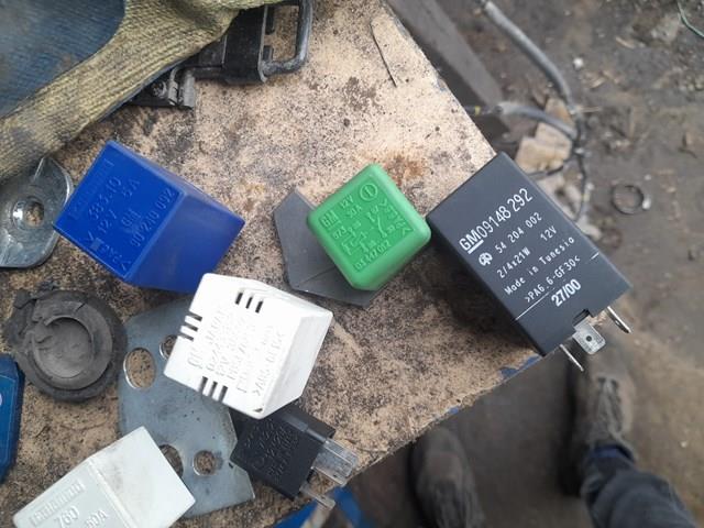 Реле поворотів 09148292 GM