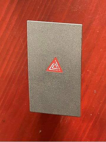 Кнопка включення аварійного сигналу Опель Вектра C