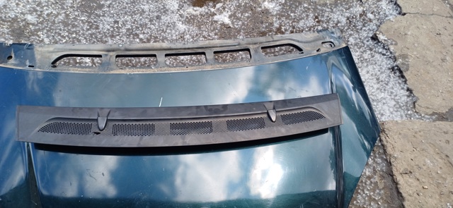 Решітка під лобове скло 1698360018 MERCEDES