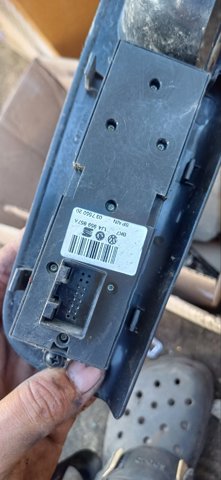 Кнопки переднього лівого склопід'ємника 1J4959857A VAG