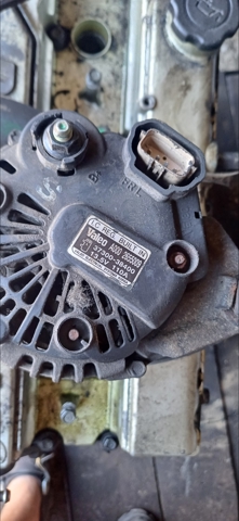Генератор автомобільний 3730038400 HYUNDAI