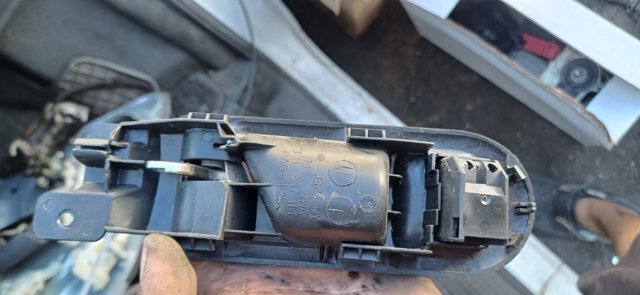 Ручка передньої двері внутрішня права 3B1837114 VAG