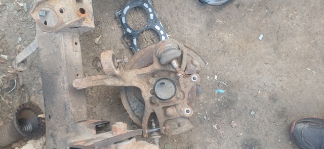 Кулак поворотний лівий 4230505101 TOYOTA