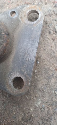 Кронштейн підсилювача переднього бампера 4B0807133 VAG
