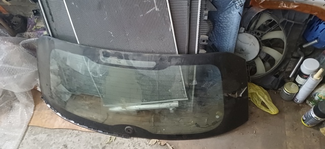 Скло кришки багажника 51317466421 BMW