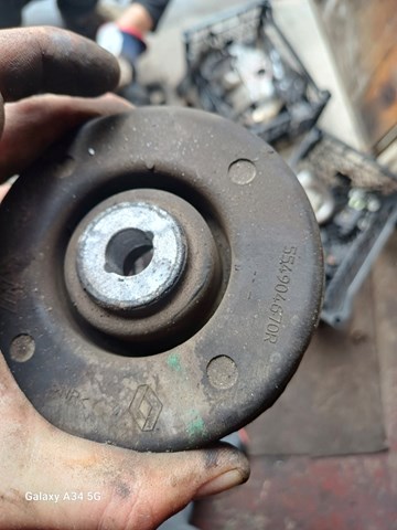 Задня опора двигуна 554904670R RENAULT