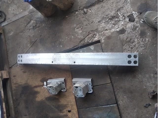 Кронштейн підсилювача переднього бампера 570140F010 TOYOTA