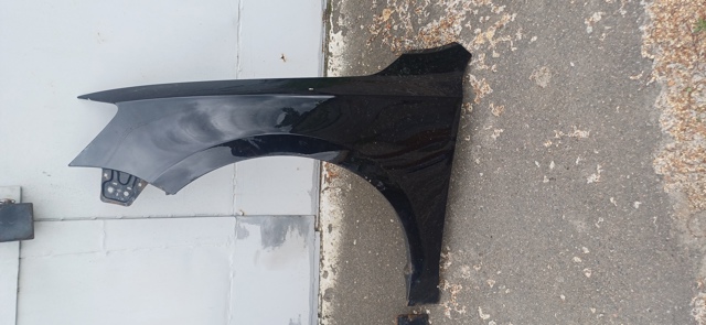 Ліве переднє крило 5C6821105 VAG