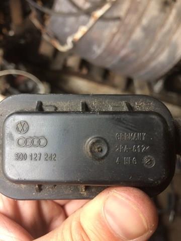 Клапан паливний зворотній 5Q0127242 VAG