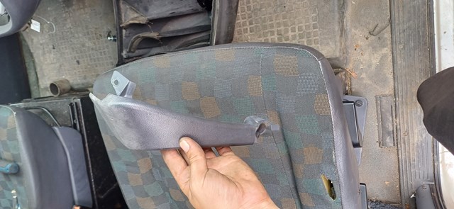 Ручка підлокітника передніх дверей внутрішня, ліва 6387270480 MERCEDES