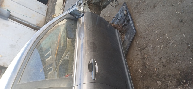 Скло передніх дверей, правих 6810105030 TOYOTA