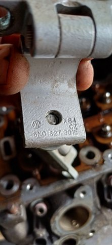 Петля задніх багажних, 3/5 -х дверей 6N0827301E VAG