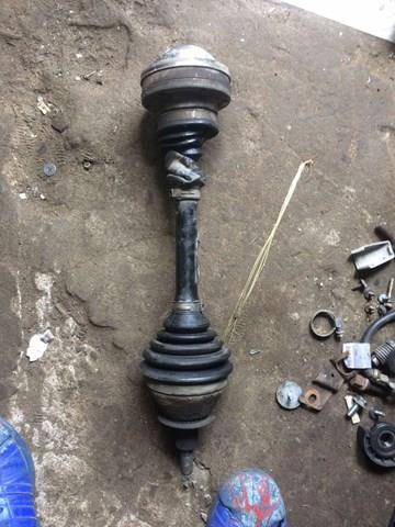 Привід передній лівий 6R0407761S VAG