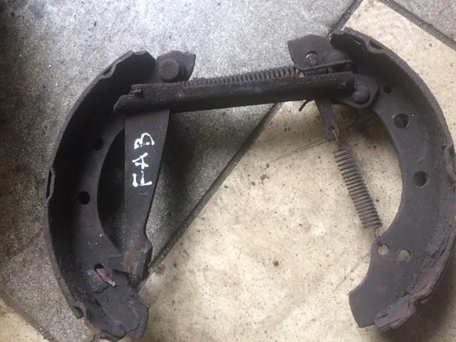 Колодки гальмівні задні, барабанні 6R0698525A VAG