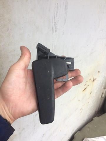 Кронштейн ручки відкривання капота 6R1823633 VAG