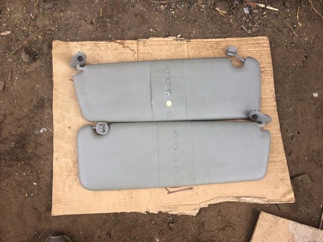 Козирок Рено Трафік 2