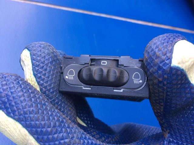 Кнопка коректора фар 8200022569 RENAULT