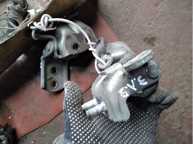 Петля задніх дверей, лівих 82401AV630 NISSAN