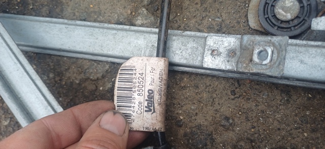 Механізм стеклопідйомника водійських дверей 850524 VALEO