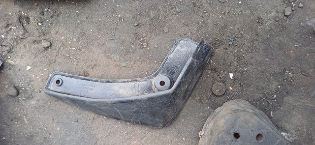 Бризговик задній, лівий 86841R2000 HYUNDAI