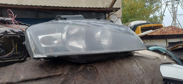 Фара основна права 8P0941004K VAG