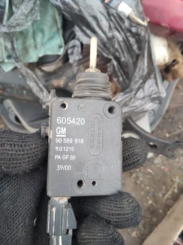 Мотор-актуатор лючка омивача заливної горловини 90589918 GM
