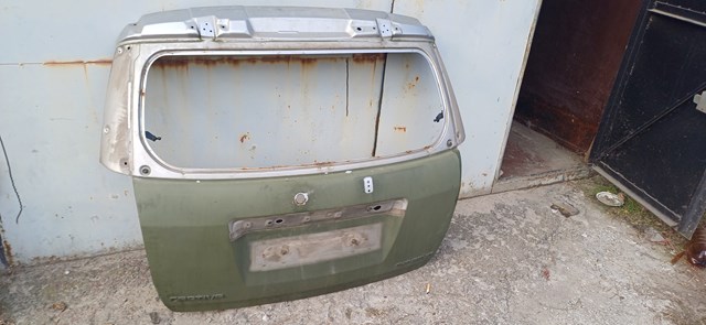 Двері багажника 95240538 GM