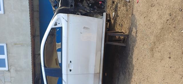 Пасажирські передні двері 9675195080 PEUGEOT